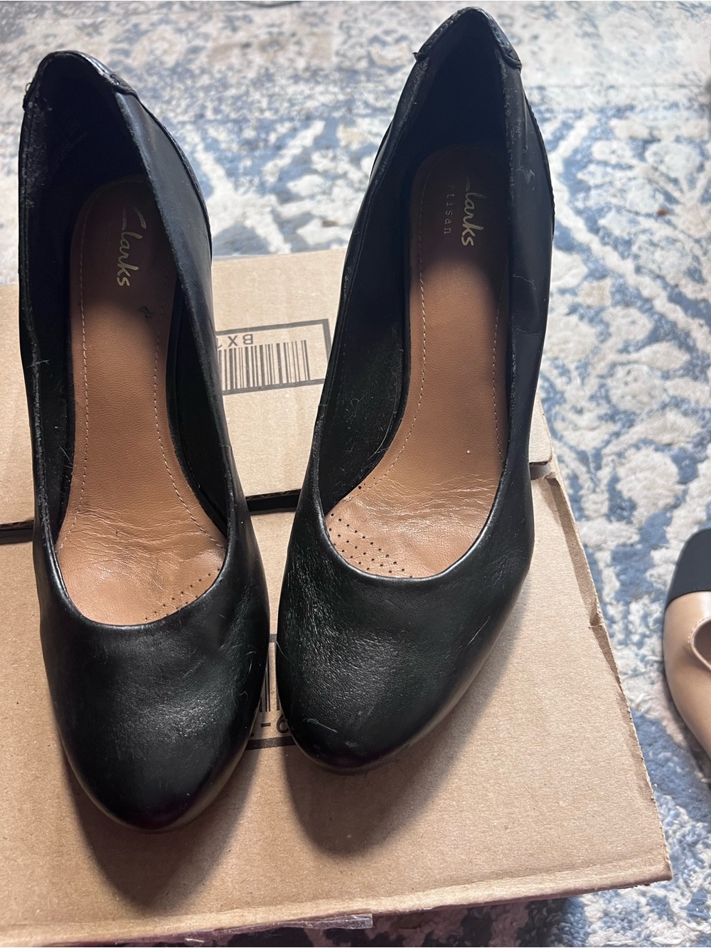 Clarks heals black size 9m